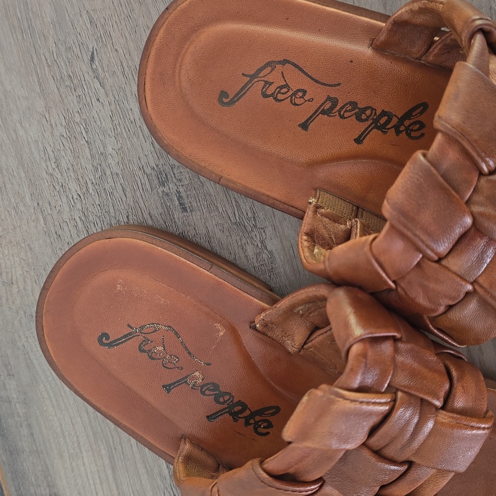 FREE PEOPLE Woven River Sandals Size 38 (10") - Picture 2 of 9